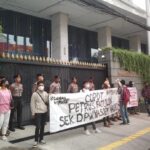 Aksi Demo Aliansi Pemuda Mahasiswa Maluku Anti Korupsi di KPK