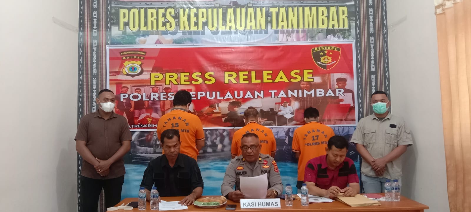 Polres Kepulauan Tanimbar menggelar keterangan tentang perdagangan manusia di Mapolres Kepulauan Tanimbar, Saumlaki. -f:Yanto-