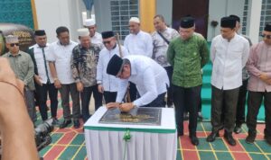 Bupati Malra Resmikan Masjid Al-Amin Mataholat Kei Besar