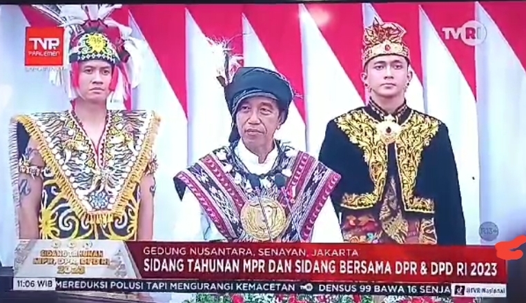 Tangkapan Layar Busana Tanimbar yang dikenakan Presiden Jokowi
