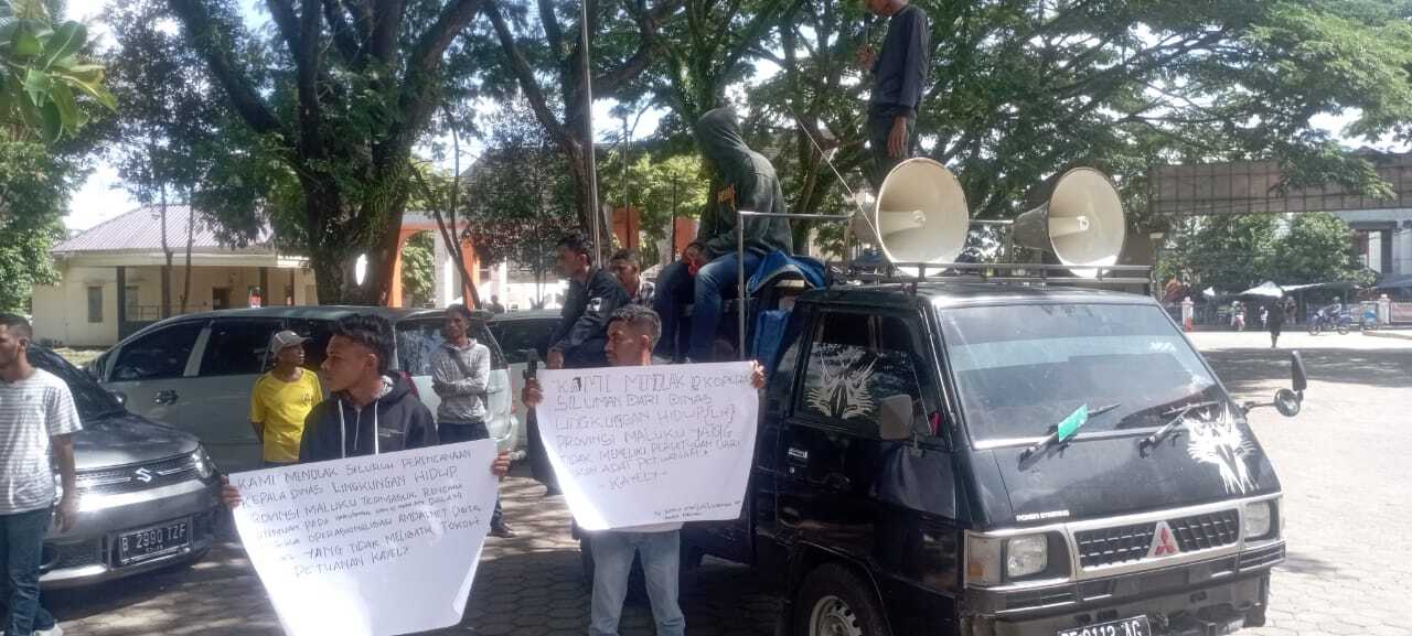 DEMO TOLAK KOPERASI SILUMAN