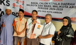 Yusuf Wally Daftar di DPD PKS Kota Ambon