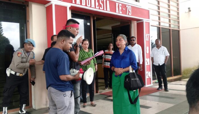 Gemafuru Demo di DPRD, Teriak Tangkap Camat Cabul Taniwel Timur