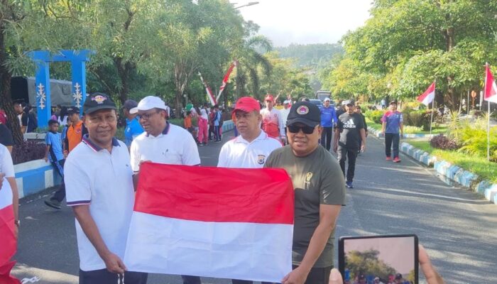 Pemkab Malteng Gelar Jalan Santai & Bagi 2.500 Bendera Merah Putih