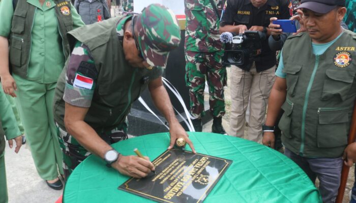 Danrem Binaya Resmikan Kampung Pancasila di Seram Barat