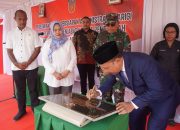 Pj Bupati Sahubawa Resmi Tiga Dusun di Seram Utara Jadi Negeri Administratif