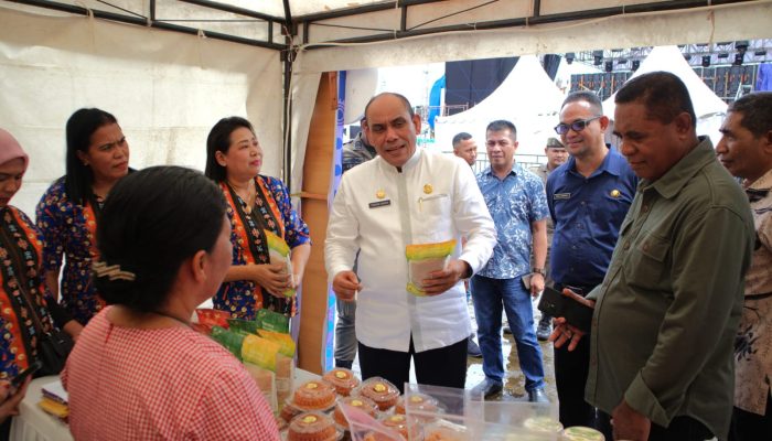 Bangga Buatan Indonesia, Pemprov Maluku Potong Ikan Tuna Sepanjang 2 Meter