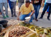 Warga Eliasa Sambut Lalamafu Dengan Makanan Khas Bakar Batu