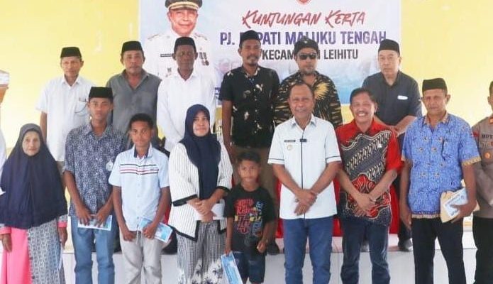 Sahubawa Salurkan Paket Bantuan, Perkuat Sektor Pertanian di Jazirah Leihitu