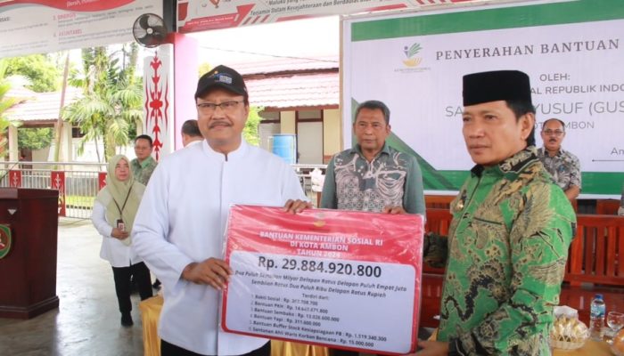 Kunjungi Maluku, Gus Ipul Salurkan Bantuan