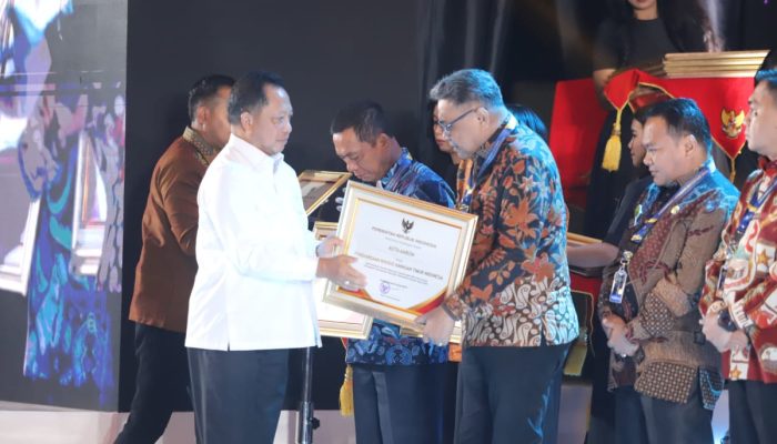 Kota Ambon Terima Penghargaan Khusus PTSP