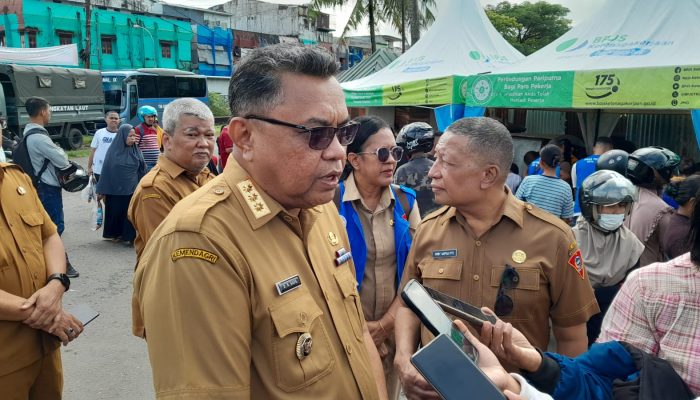 Tinjau GPM Pj Walikota Himbau Warga Manfaatkan Pasar Murah