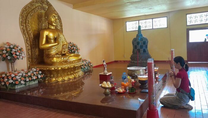 Warga Tionghoa di Ambon Rayakan Imlek 2576 di Vihara Swarna Giri Tirta