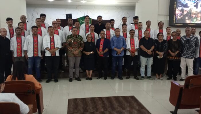 Lepas Kontingen Pesparawi XI, Ini Pesan Pj Wali Kota Ambon