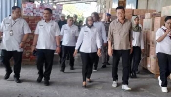 Wakil Walikota Tinjau Distributor di Kota Ambon