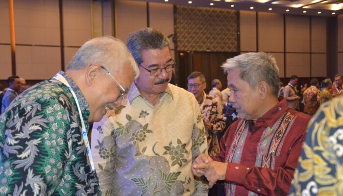 Disaksikan Presiden, Lewerissa Teken Kontrak Bagi Hasil Blok Migas Binaiya