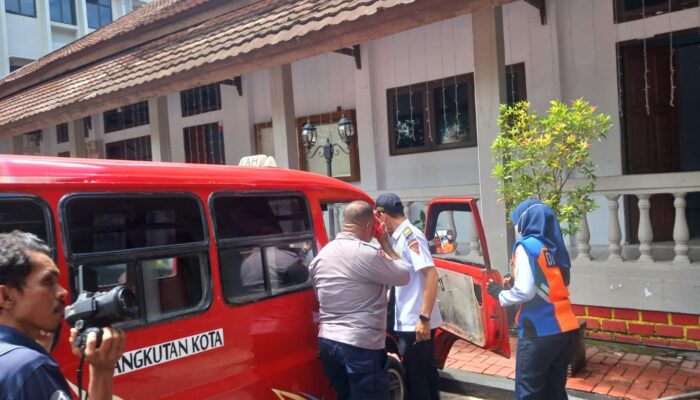 44 Angkot di Ambon Terjaring Razia, Kebanyakan tak Kantongi Uji KIR