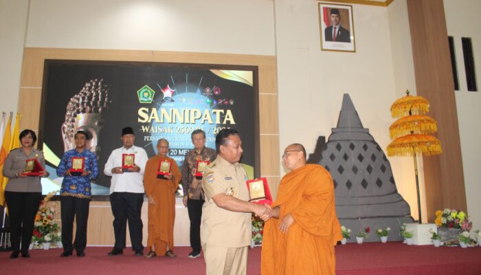 Hadiri Sannipata Waisak Vanath sebut Maluku tak Bisa Dibangun Seorang Diri