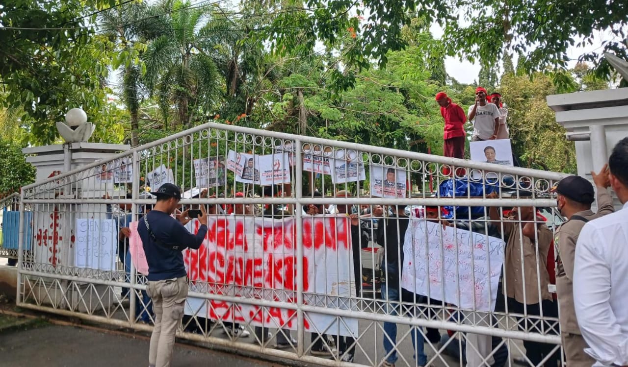 Demo Pemuda Kei