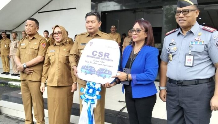 Pemkot Ambon dapat Bus Sekolah dari Bank Maluku-Malut