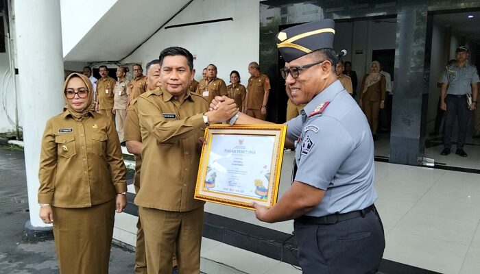 Pemkot Ambon Terima Terima Sertifikat Karya Cipta dari Kanwil Kemenkum Maluku