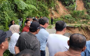 Tinjau lokasi bencana