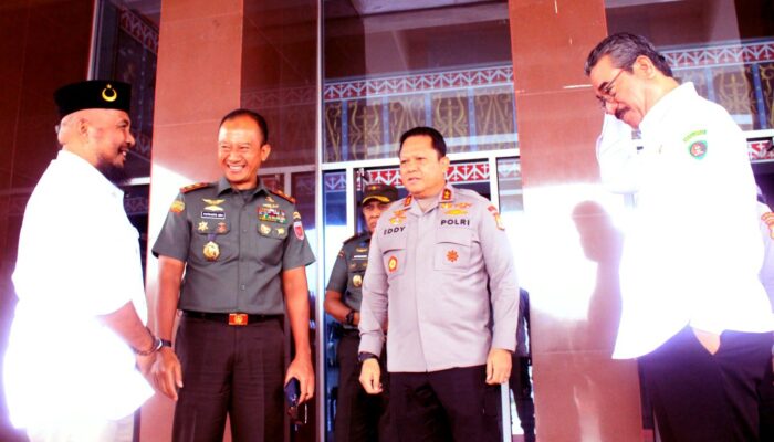 Gubernur Pimpin Rapat Terbatas Penertiban Gunung Botak