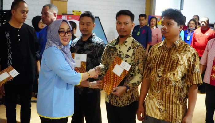 58 Pelaku Usaha Terima NIB, Pantai Wainitu Jadi Pusat UMKM di Kota Ambon