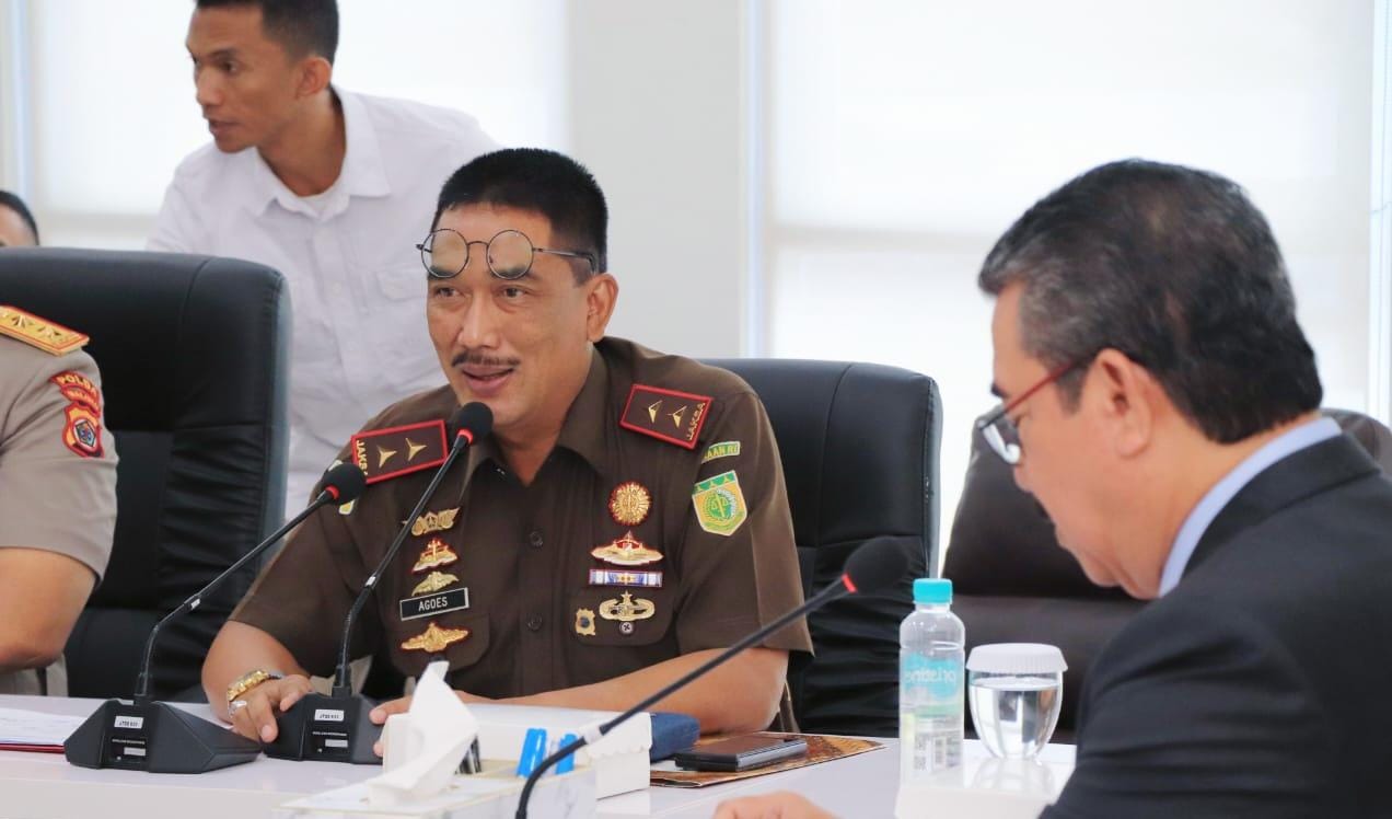 Rapat Penertiban Gunung Botak