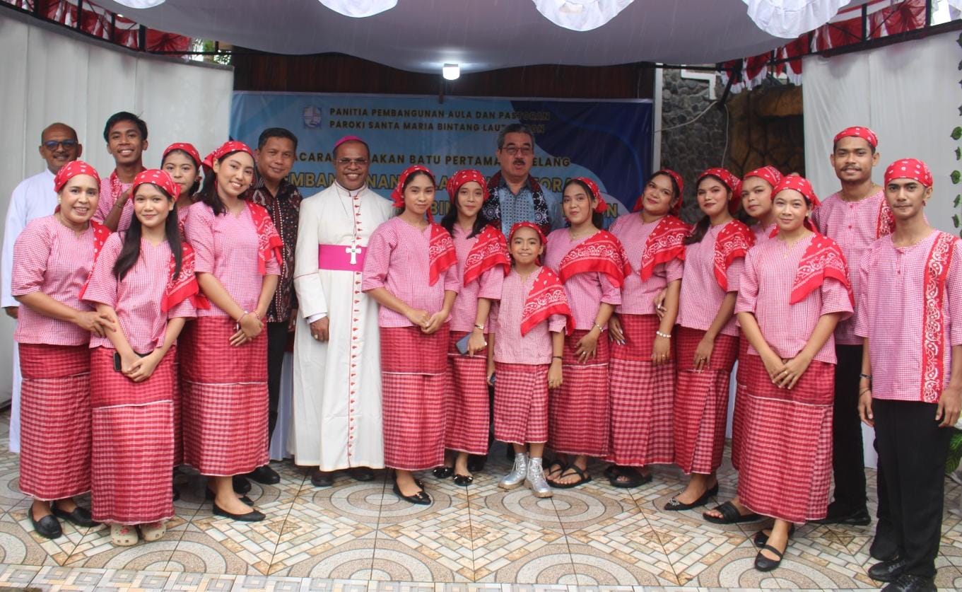 Pose Bersama Umat Paroki MBL