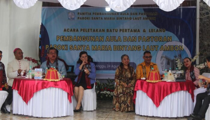 Letakan Batu Pertama Aula Pastoran Gereja St MBL, HL Sumbang Rp.500 Juta