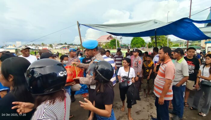 Polsek KPYS Amankan 310 Liter Sopi di Kedatangan KM Cantika Lestari 77B