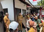 Wakapolresta Ambon Tinjau Bantuan Rumah Warga Hunuth Korban Bentrok dan Pos Pengamanan