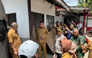 Tinjau Rumah Korban Penyerangan