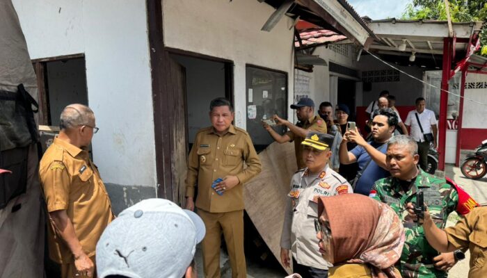 Wakapolresta Ambon Tinjau Bantuan Rumah Warga Hunuth Korban Bentrok dan Pos Pengamanan