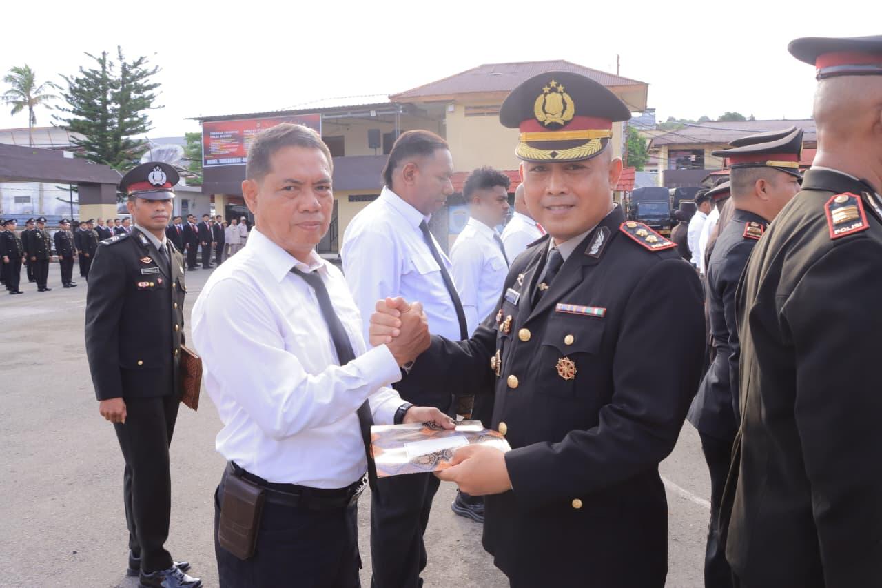 Penghargaan di Hari Pahlawan