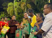 Natal di Pattimura Park Ambon, Pemerintah Bagikan Bansos; Janji Perlindungan Pekerja Rentan   