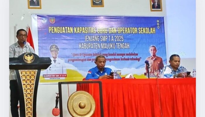 Guru dan Operator SMP di Malteng Dibekali Materi Ajar hingga Media Kreatif