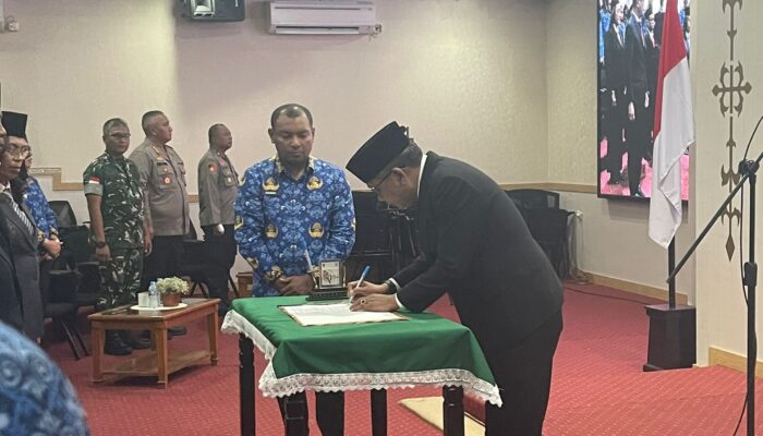 Walikota Ambon Lantik 7 Kepala Dinas, Akhir Januari 2026 Seleksi Sekot Dimulai