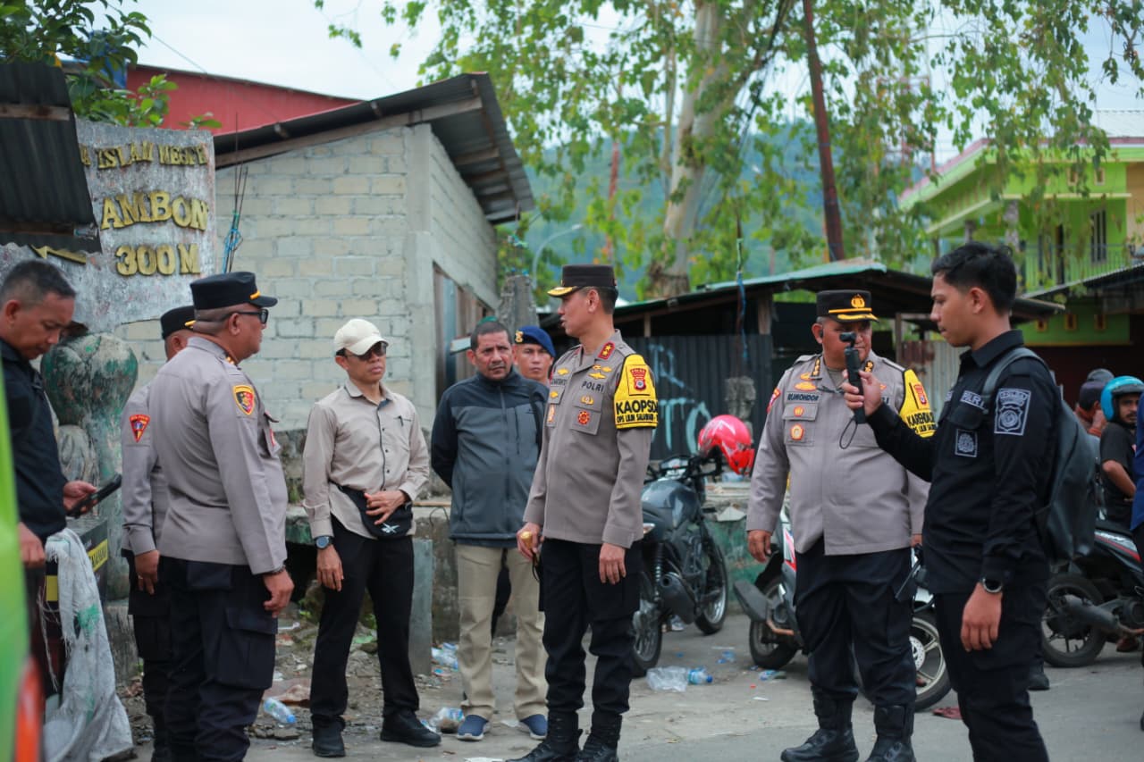 Tinjau Lokasi Bentrok