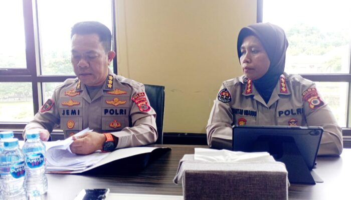 Waduh..! Karo SDM dan Kabid Humas Ngaku Tak Tahu Isi Penghargaan Kapolri kepada Bripka Tentua