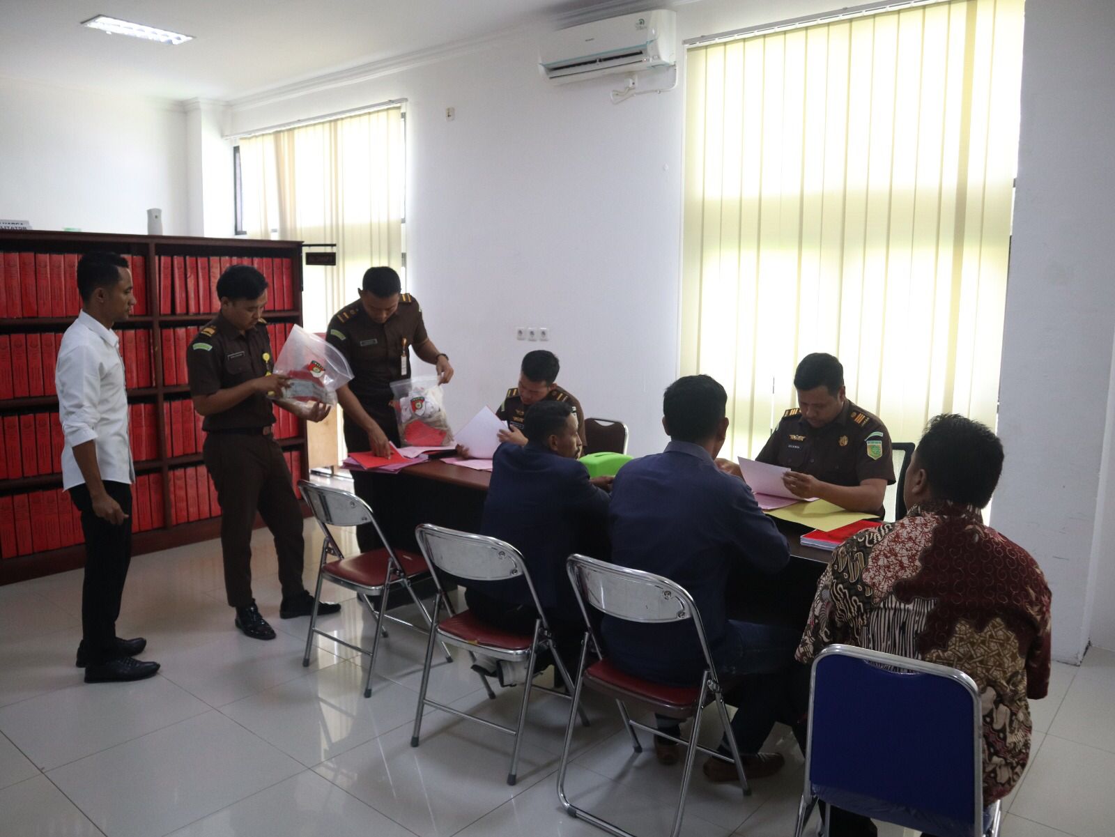 Tersangka Kekerasan terhadap Guru Indonesia Mengajar