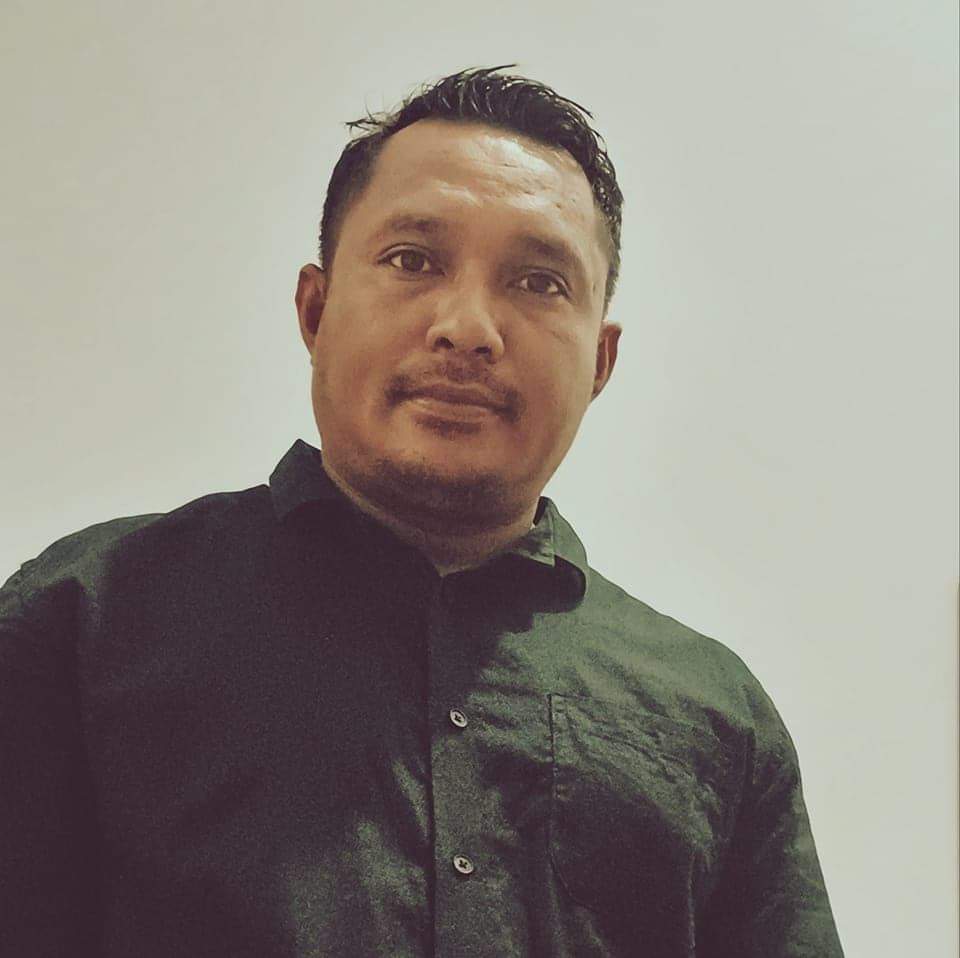 Eduardus Futwembun SH