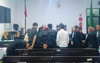 Fatlolon Beber Jauwerissa Minta Pembayaran UP3 Milik AT; Sidang Tipikor TE Berlangsung Panas