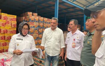 Wakil Walikota Sidak Distributor Bahan Pokok di Kota Ambon, Temukan Timbangan Belum Tera Ulang