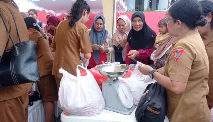 Walikota Ambon Buka Pasar Murah Jelang Idul Fitri 1447 H; Satu Paket Sembako Rp. 55 Ribu