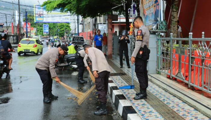 Polresta Ambon Gelar Bakti Sosial di Sejumlah Rumah Ibadah, Libatkan Ratusan Personel