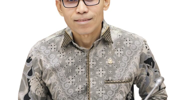 Mengakhiri Kutukan Ekologi Gunung Botak: Mengapa Langkah Gubernur Hendrik Lewerissa Wajib Kita Kawal
