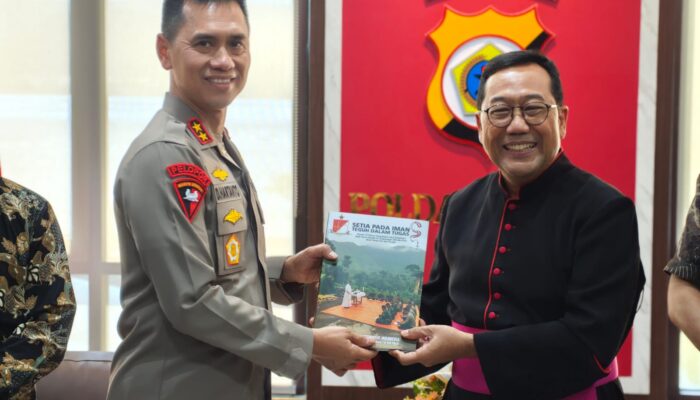 Wakil Uskup OCI Silaturahmi ke Kapolda Maluku