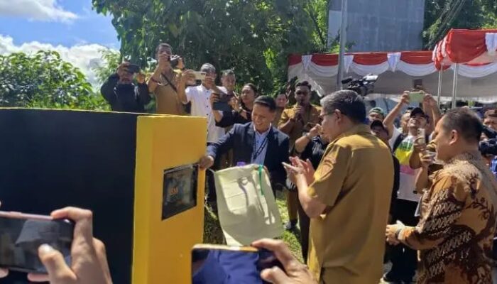 Wattimena Resmikan 10 Unit TPS BNI GoGreen; Perusak Fasilitas Ditegur Keras